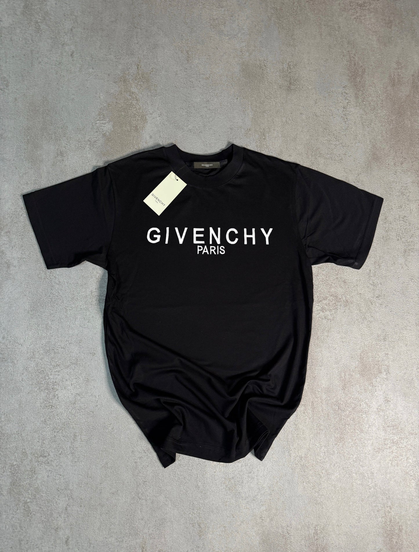 CAMISETA GlVENCHY