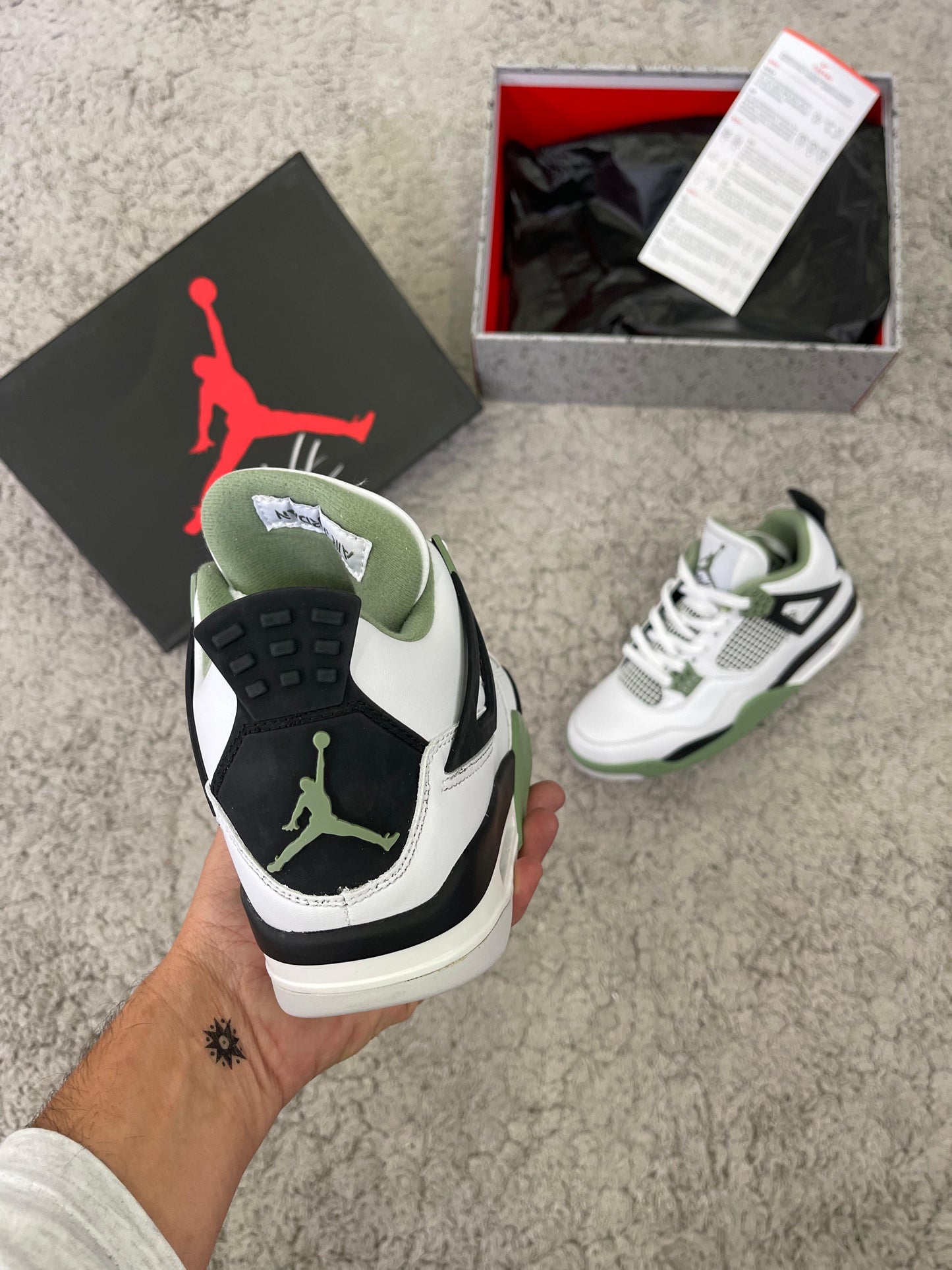 Jordan 4 Verdes