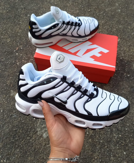 Nike TN Air Blancas y Negras