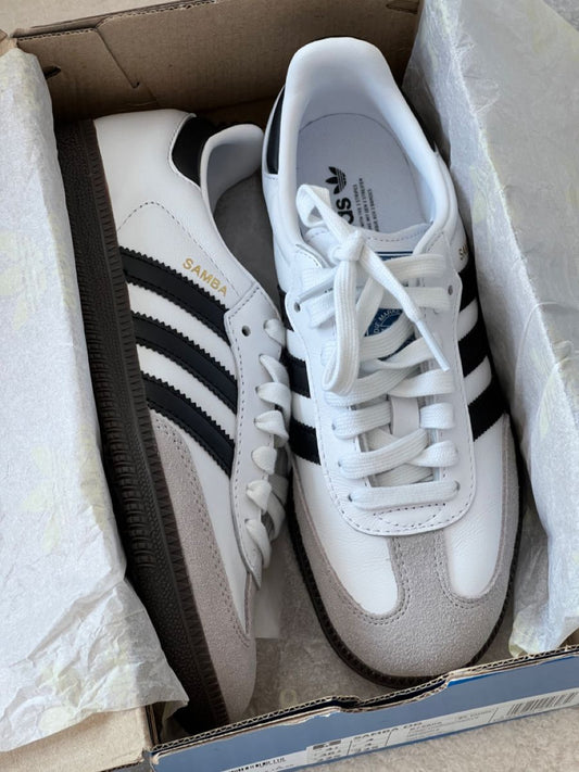 Adidas Samba Blancas y Negras