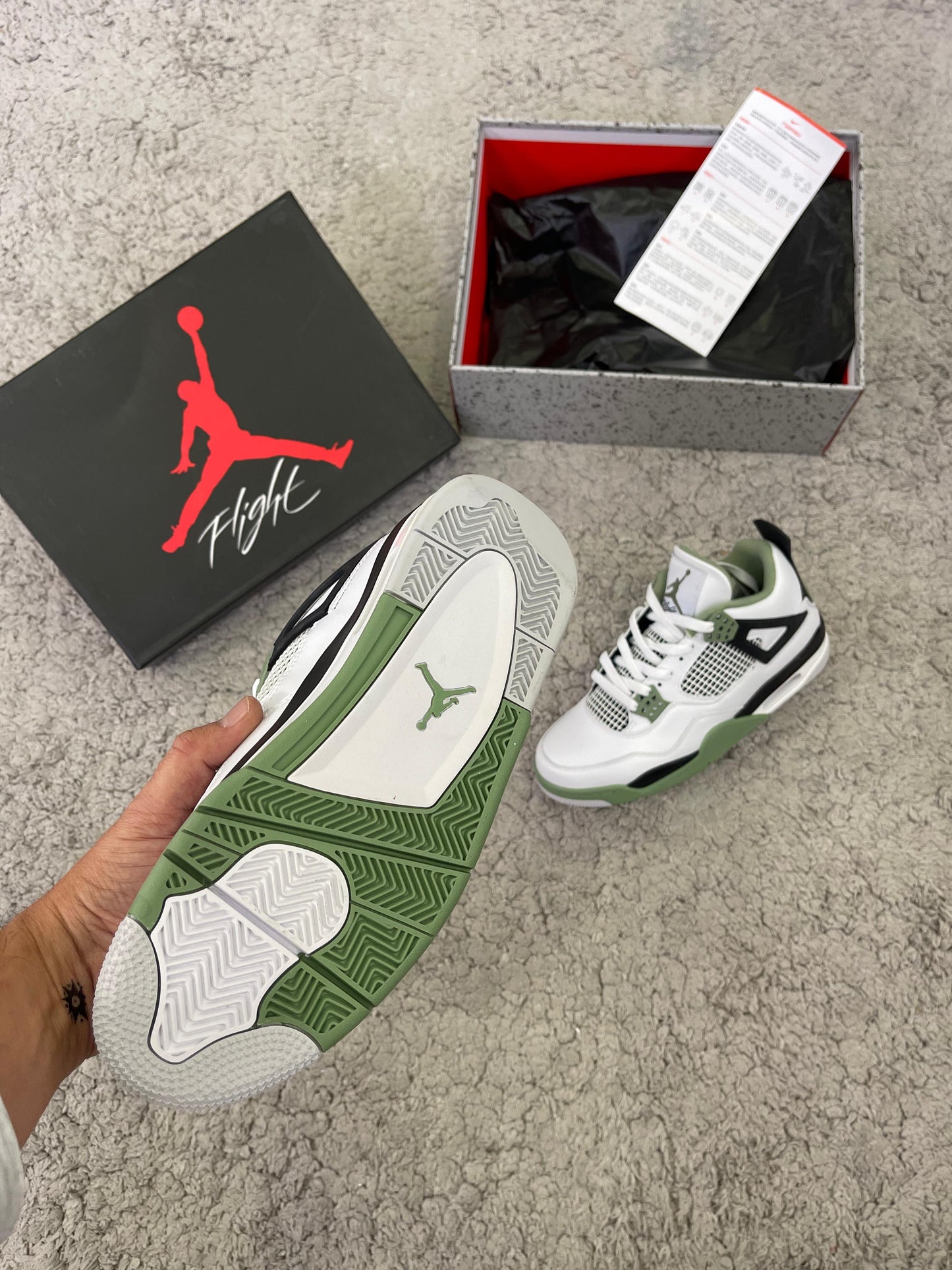 Jordan 4 Verdes