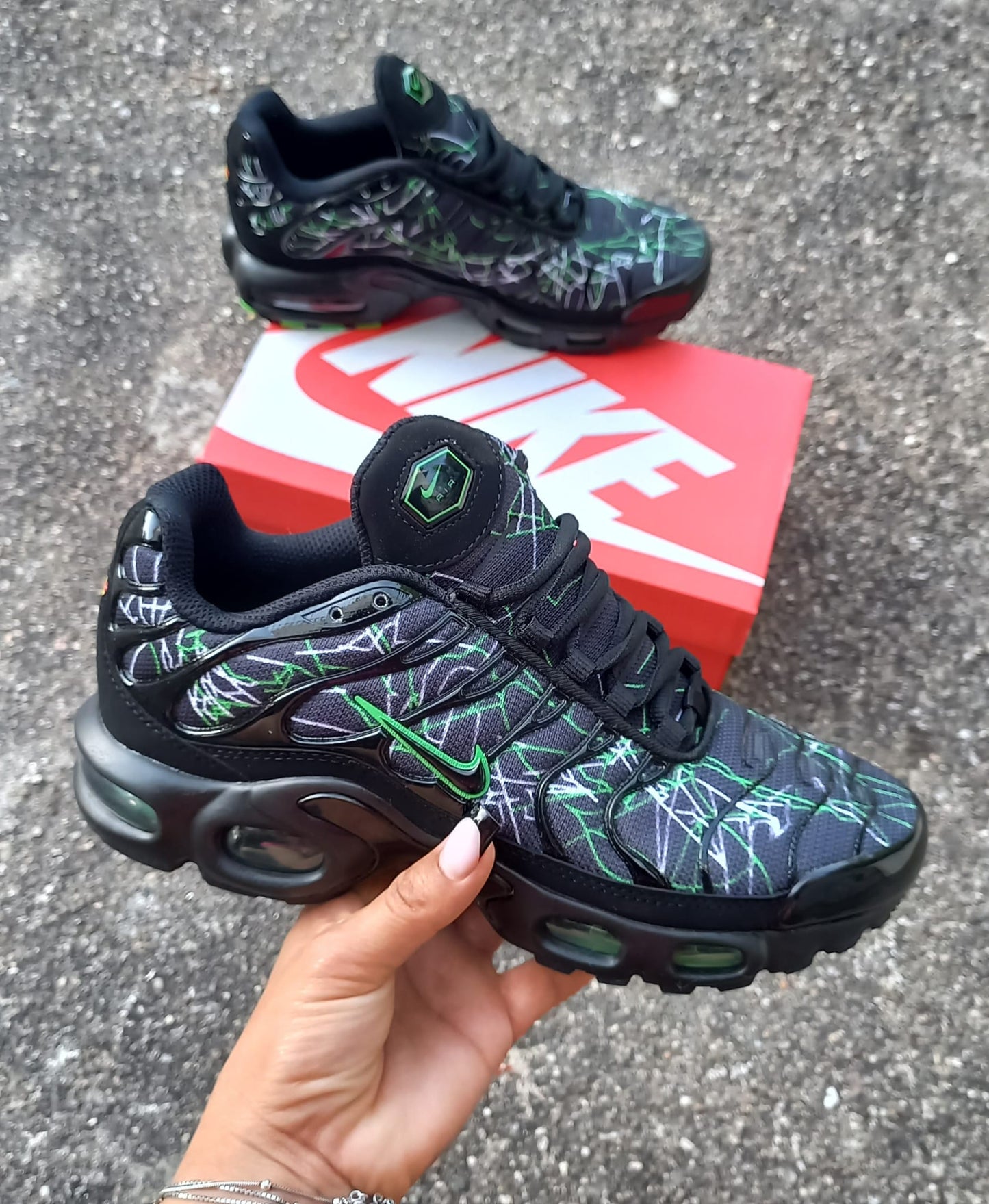 Nike TN Air Negro y Verde