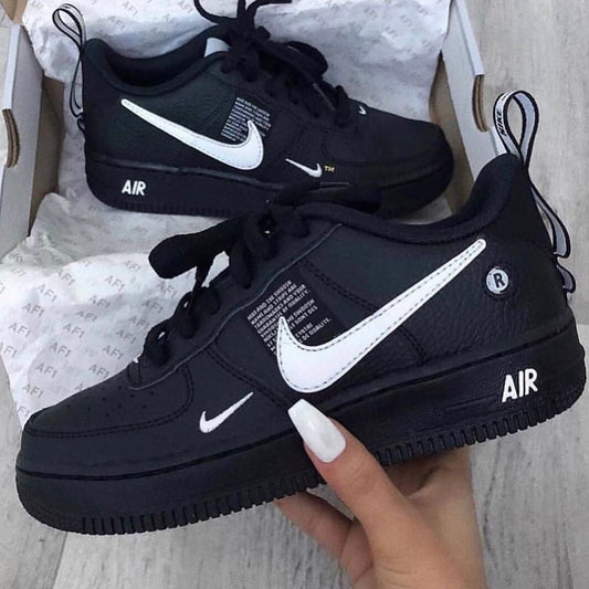 NIKE AIR FORCE 1 ’07 LV8 UTILITY TEAM