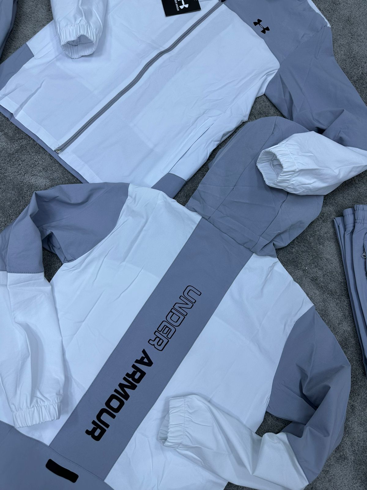 Chandal Under Armour Blanco y Gris