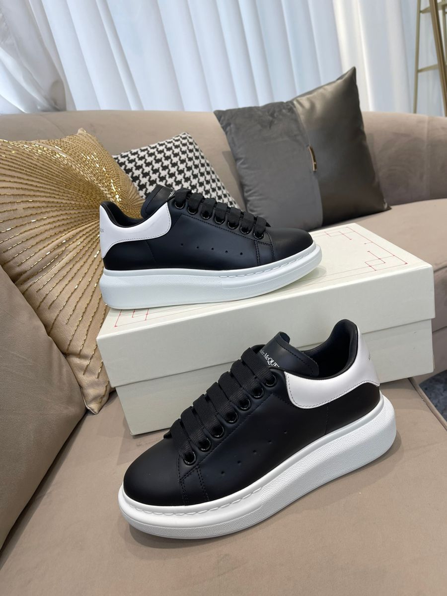 Alexander Mcqueen Negras y Blanca