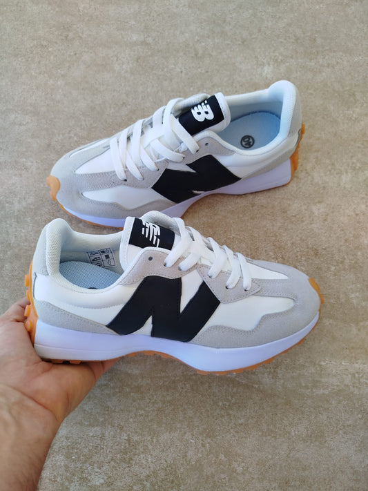 New Balance 327