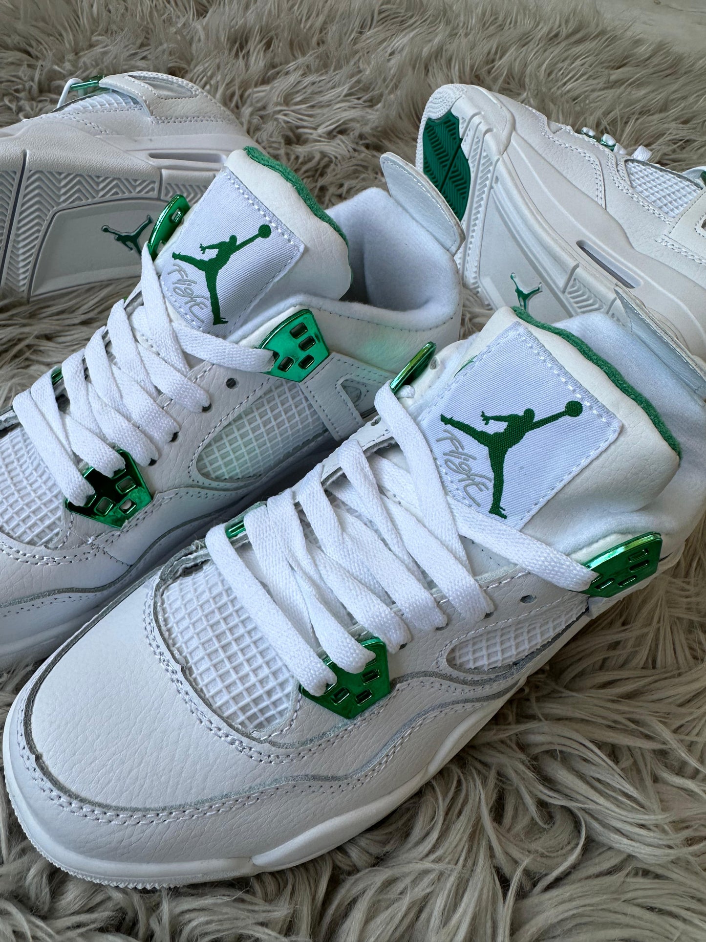 Jordan 4 Methallic Green